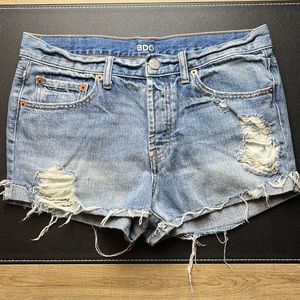 BDG TomGirl Distressed Shorts
Mid Rise, Button fly, Tom Girl